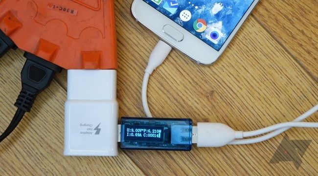 Fotografía - [Vidéo] Power Down: Utilisation de votre téléphone pendant qu'il se recharge, elle risque d'étrangler votre vitesse de chargement, A Lot